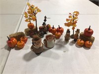 Miniature Thanksgiving and set of shakers