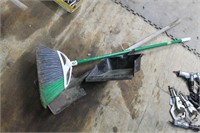 SQUARE NOSE SHOVEL & BROOM LOT