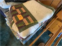 3 Quilts/Quilt Comforters