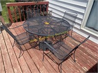Patio Table and 4 Chairs w/cushions