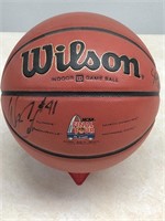 FIGHTING ILLINI SIGNED 2005 FINAL FOUR OFFICIAL