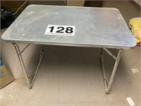 Small light weight pinic table