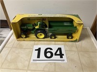 John Deer toy Tractor w/ Plastic Trailer