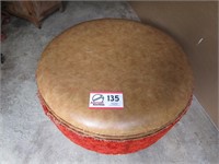 Padded Round Bench on Casters, 3/4 Sheet 1/2" Dry