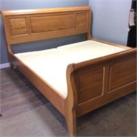 KING SIZE BED, HEADBOARD, FOOTBOARD & SIDE RAILS