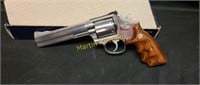 Smith and Wesson revolver .357