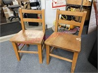 (2) Old child's chairs (oak - sturdy)