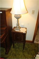 SIDE TABLE/ RADIO AND TABLE LAMP