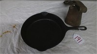 GRISWOLD (8) FRY PAN/COW BELL