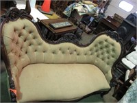 VICTORIAN UPHOLSTERED SOFA - 72"