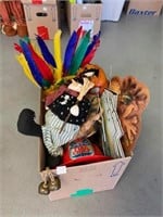 BOX DECOR WITH FEATHERS