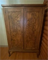 62" Tall Oak Wardrobe