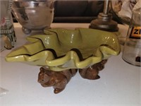 Ceramic Oak leaf pedestal dish