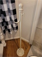 33" Metal Floor Stand with hook