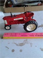 1985 FARMALL SPECIAL EDITION TOY TRACTOR
