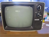 Retro Black & White TV - Pick up only - Cut on