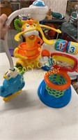 2 Fisher Price, Vtech toys