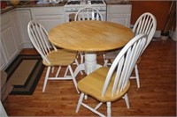 drop leaf kitchen table w/4 chairs