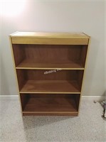3-shelf wood bookcase- U