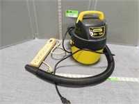 Stanley 1 gallon shop vac (not testes) and a power