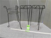 3 Metal plant stands