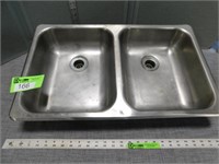 Stainless steel sink; approx. 25"x15 1/2"