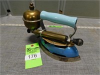 Coleman gas iron with pump
