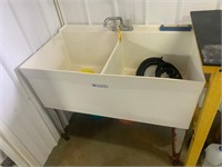 UTILATWIN 2 COMPARTMENT UTILITY SINK