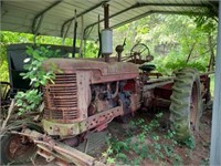 FARMALL M TRACTOR