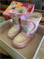 Disney Princess Snow Boots Size 5