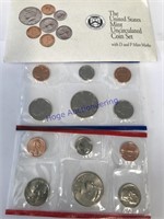 1992 US MINT UNCICULATED COIN SET