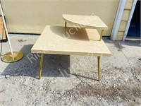 arborite corner table