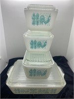 Pyrex set of 4 Covered Refrigerator Dish /