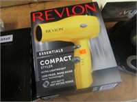 REVLON COMPACT STYLER HAIR DRYER
