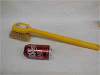 20" Rubbermaid Utility Brush Tampico Bristles