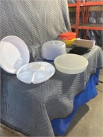 Miscellaneous Tupperware.4a