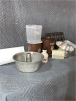 Qty of cake pans, 2 canisters, pie savers etc....