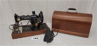 Antique Portable Singer Sewing Machine. Works!