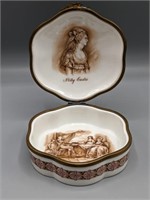 National Trust Collection Of Fine Porcelain Boxes