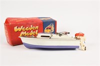 WOODEN MODEL BOAT BATTERY OPERATED TOY / BOX/ NOS