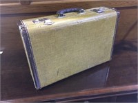 small vintage suitcase - 18" x 12"