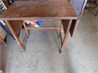 Type writing desk