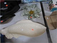 CERAMIC FISH PLATE (HAS CRACKS) & GLASS BOWL