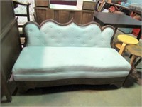 UPHOLSTERED VICTORIAN SOFA 54"
