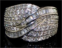 10kt Gold 2.00 ct Round & Baguette Diamond Ring
