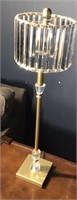 Brass and glass candlestick table lamp, with