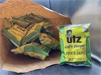 20 1oz bags utz salt'n vinegar potato chips