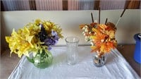 Vases and artificial flowers - green plastic, 2