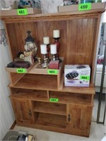 WOOD STYLE ENTERTAINMENT CENTER W/ HUTCH TOP