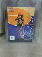 1994 NBA Hoops Shawn Kemp Scoops Card